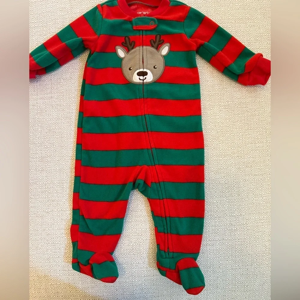 CARTER’S XMAS REINDEER FLEECE BABY SLEEPER. 6 MONTHS